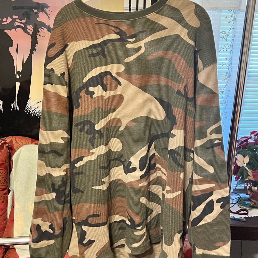 Yes iam selling a CSG thermal camouflage and it in good condition